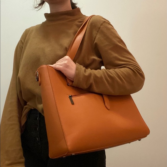 Burnt orange faux leather laptop tote - Picture 2 of 7